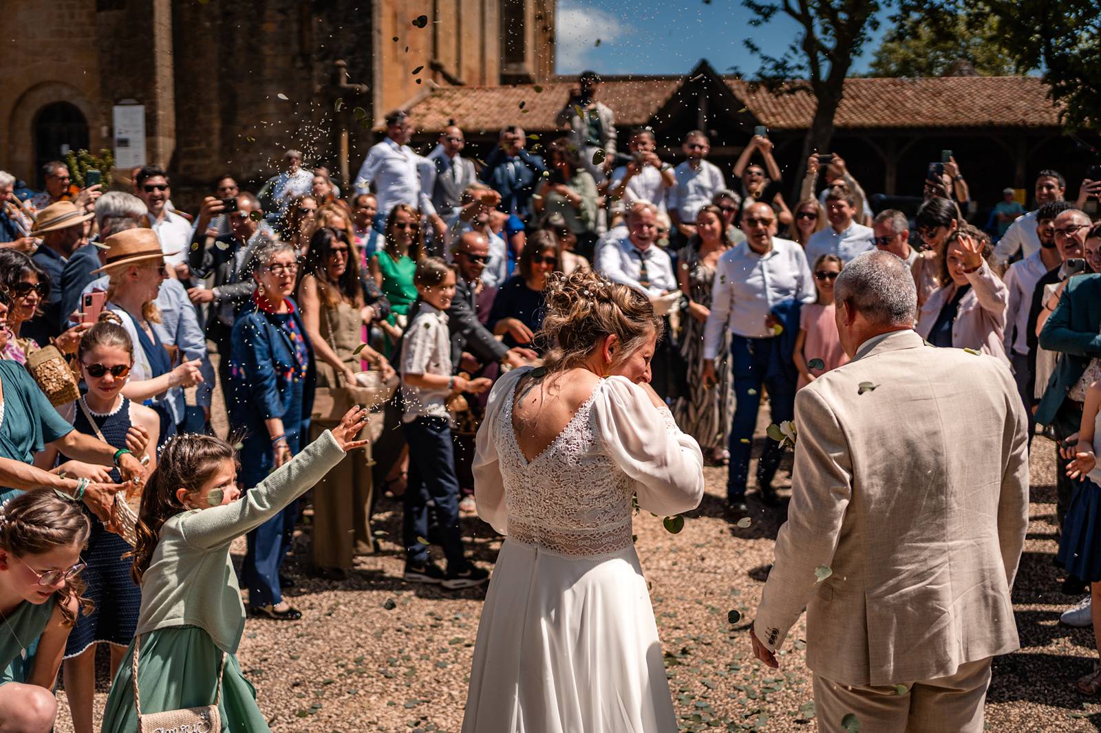 Mariage laïque au Domaine de La Fauconnie, en Dordogne.