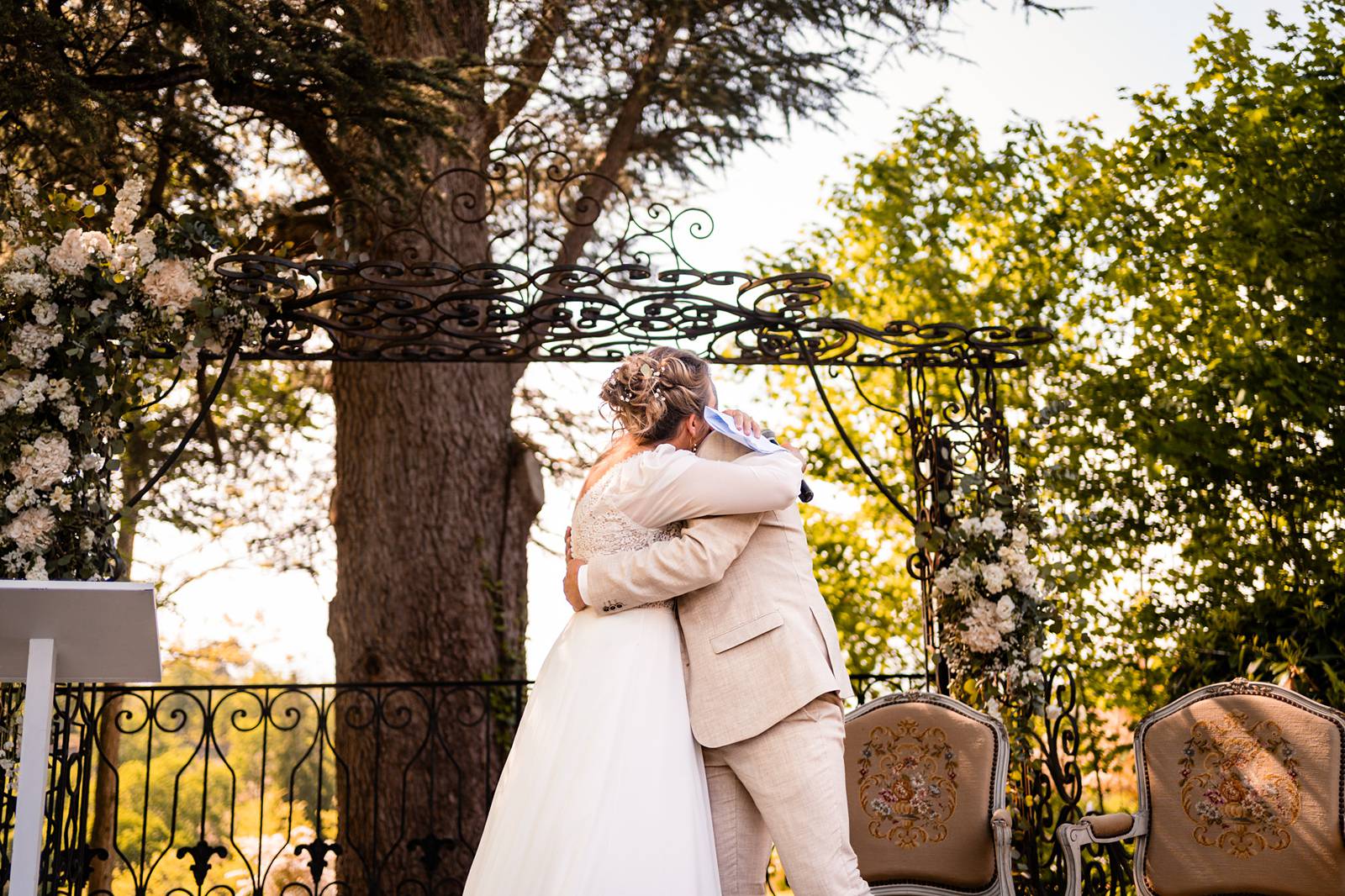 Mariage laïque au Domaine de La Fauconnie, en Dordogne.