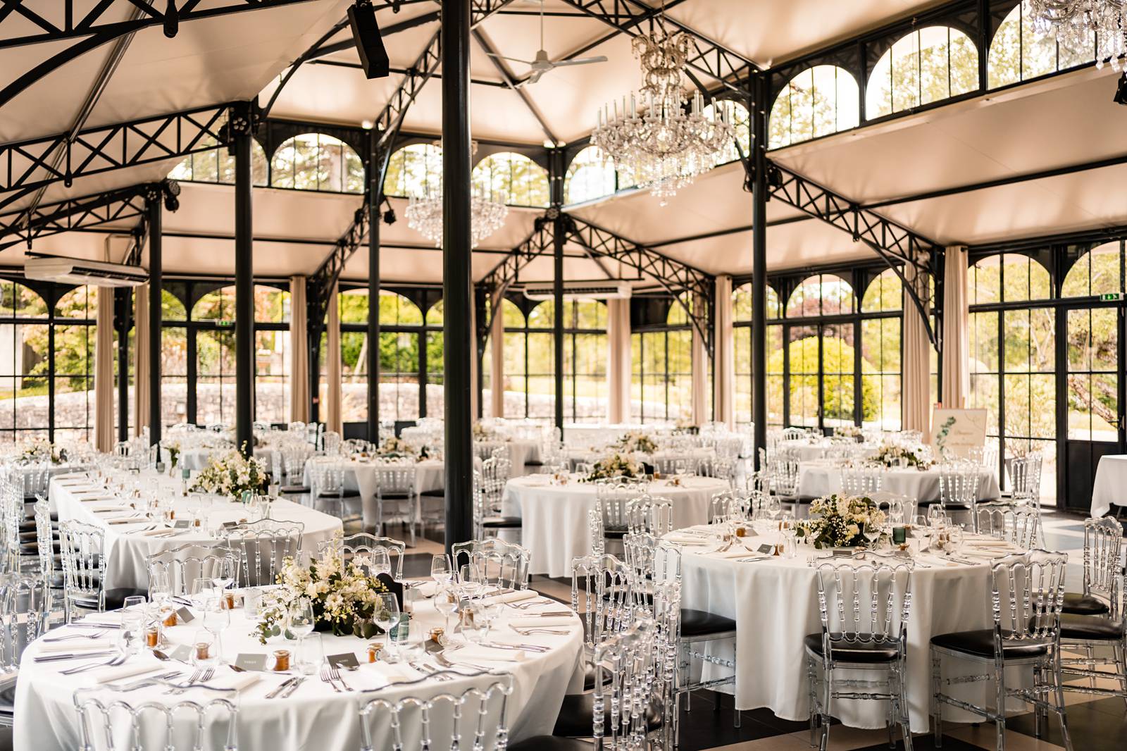 Mariage laïque au Domaine de La Fauconnie, en Dordogne.