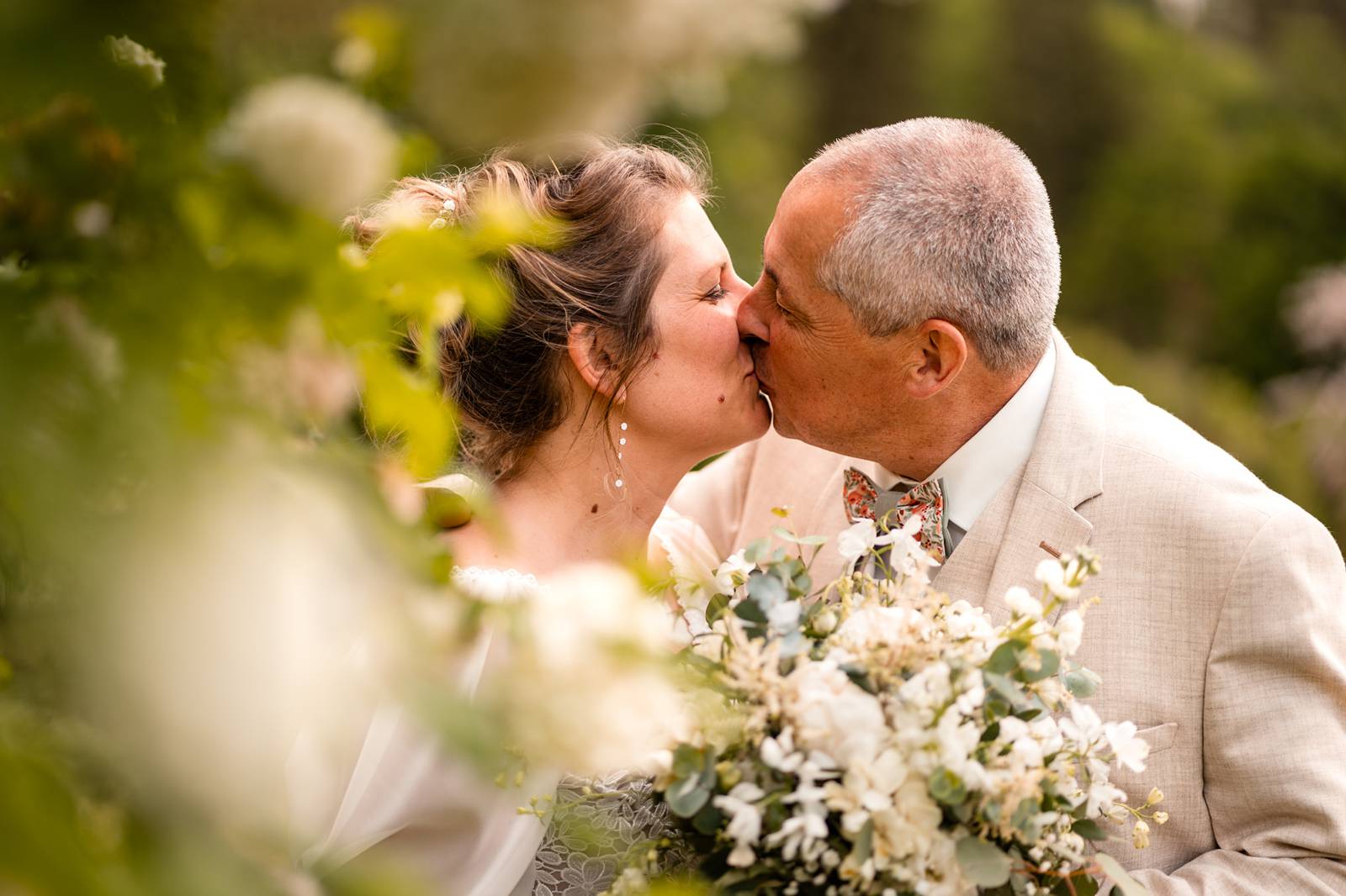Mariage laïque au Domaine de La Fauconnie, en Dordogne.