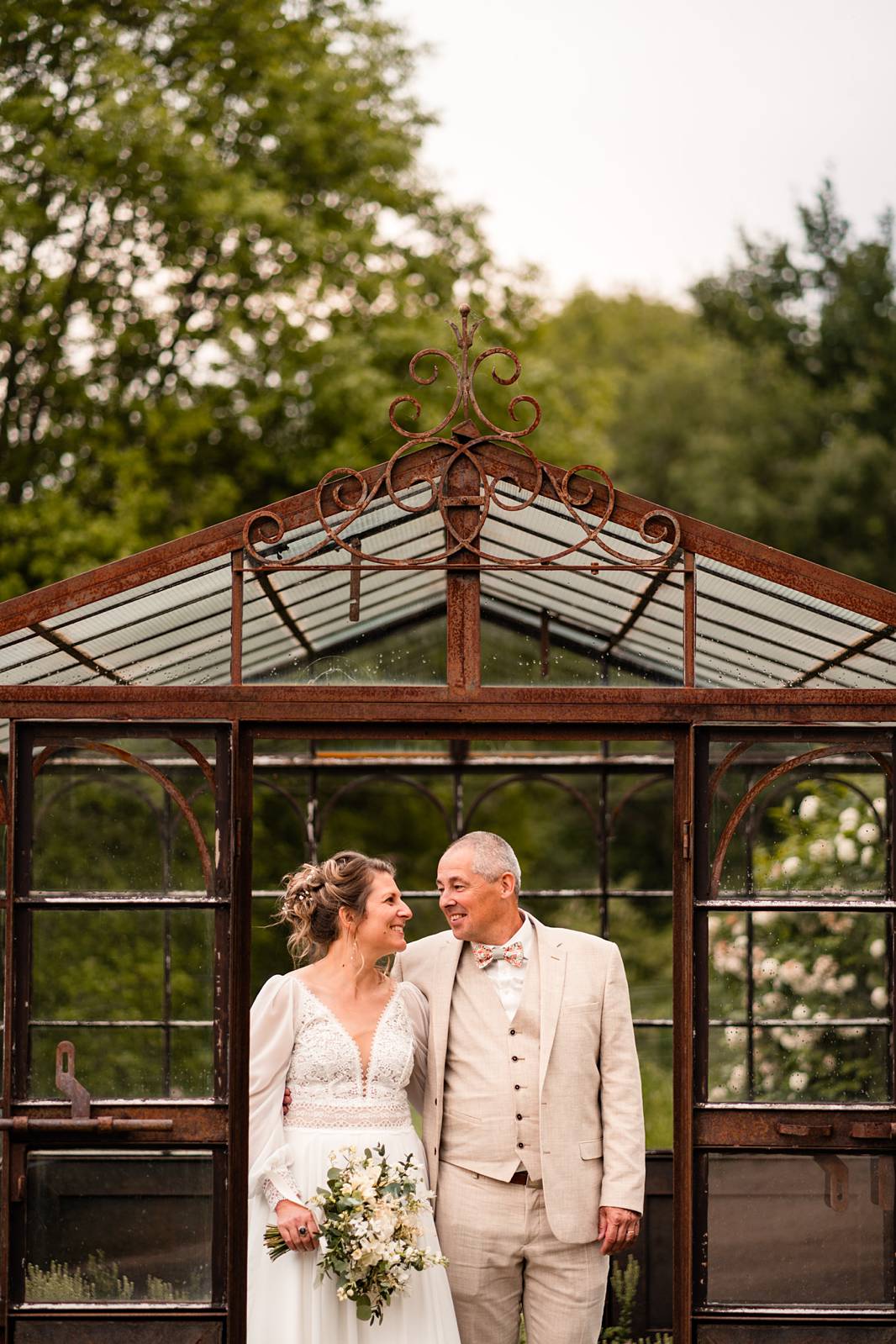 Mariage laïque au Domaine de La Fauconnie, en Dordogne.