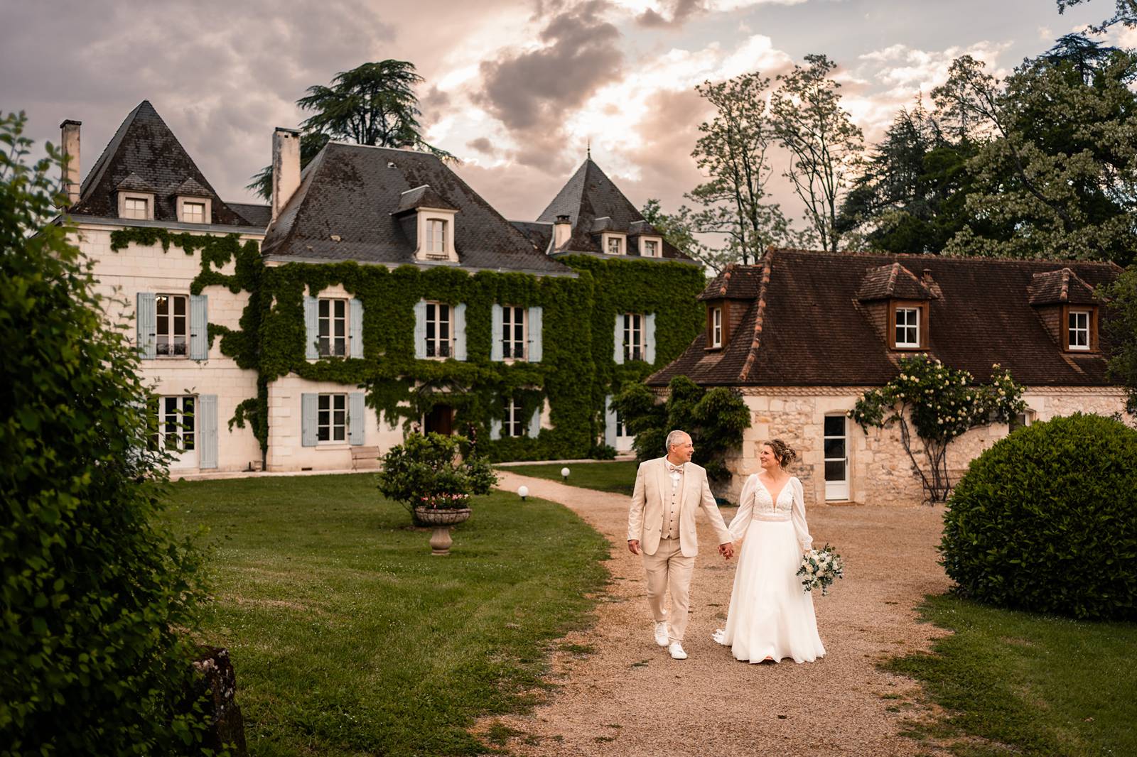 Mariage laïque au Domaine de La Fauconnie, en Dordogne.