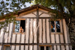 Préparatifs de la mariée dans une suite des Sources de Caudalie à côté du Château Smith Haut Lafitte