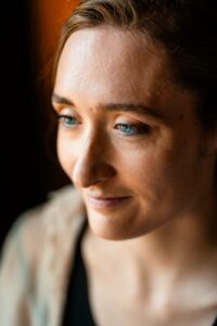 Préparatifs de la mariée dans une suite des Sources de Caudalie à côté du Château Smith Haut Lafitte