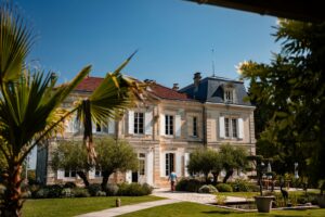 Mariage élégant et lumineux au Château de Garde