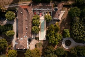Vue en drone du Domaine de Valmont en Gironde