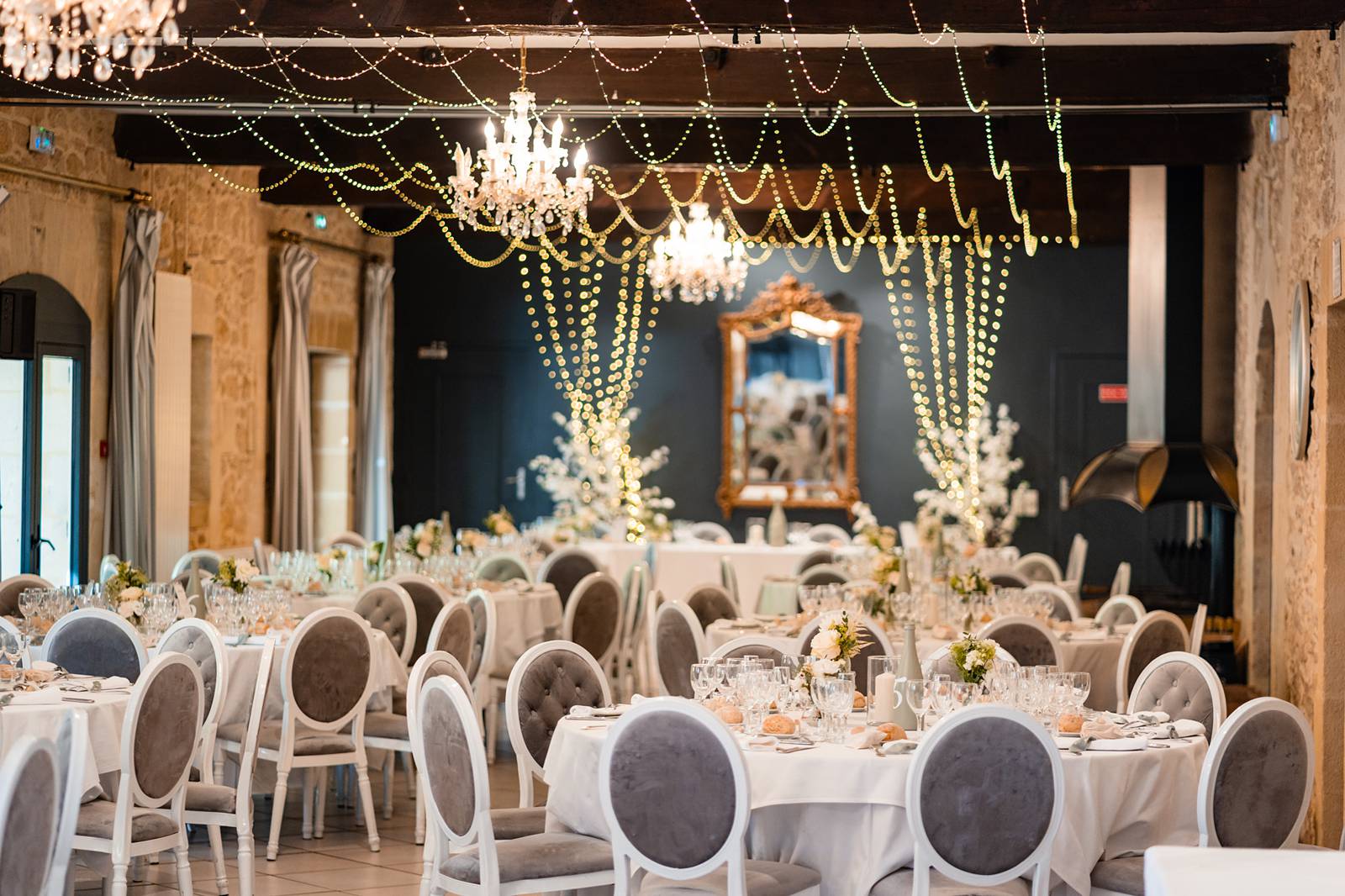 Décoration mariage, salle de mariage et fleurs au Domaine Valmont.