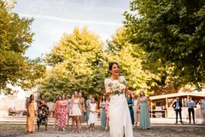 Lancé de bouquet au Domaine de Valmont en Gironde