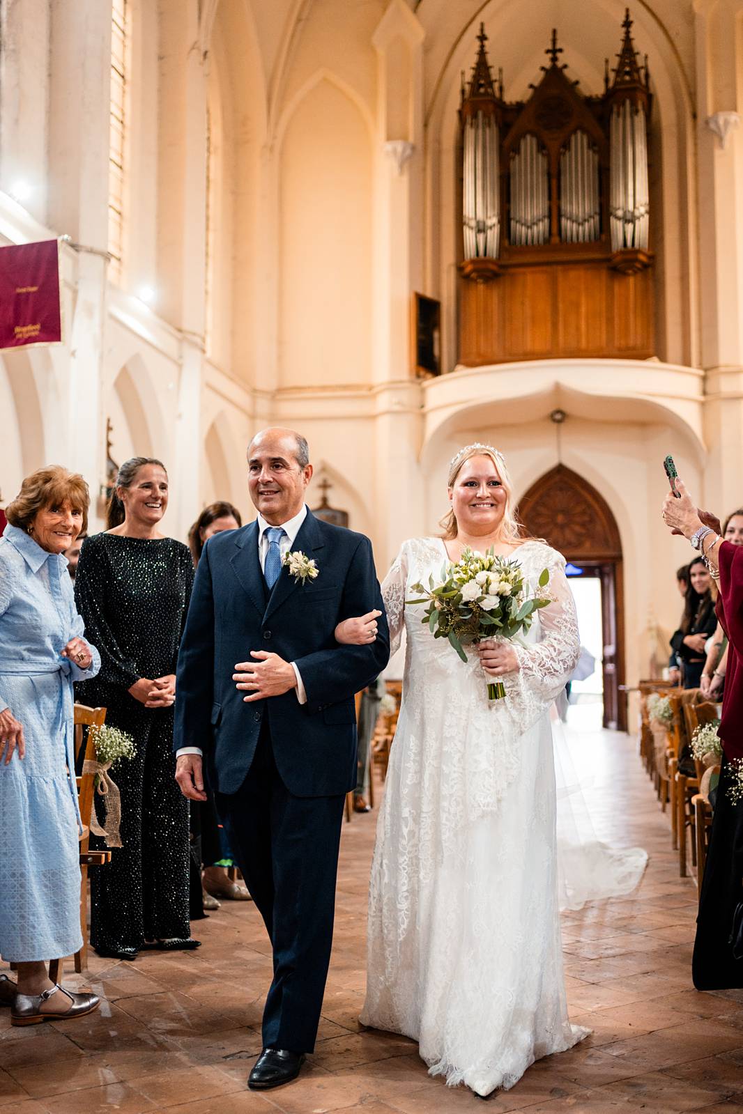 Entrée de la mariée dans l’église Notre-Dame de la Vallée à Fleury-sur-Andelle