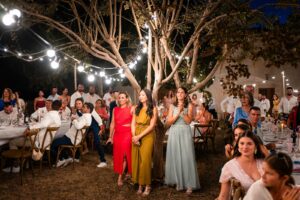 Entrée en danse de la team Marjorie lors du dîner