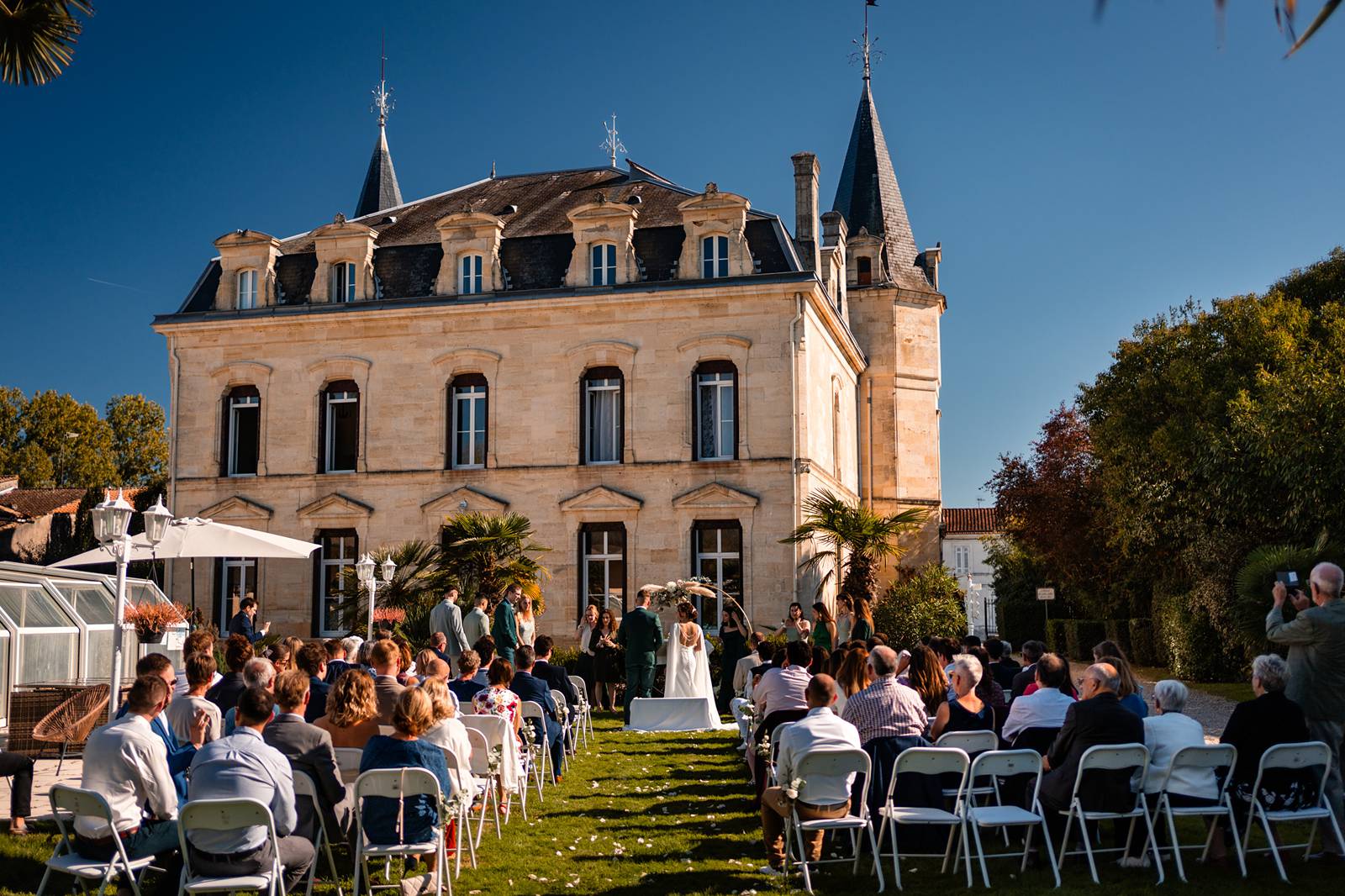 Cérémonie laïque dans les jardins du Château Pontet d'Eyrans