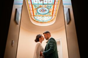 Photos de couple originales dans le Château Pontet d’Eyrans