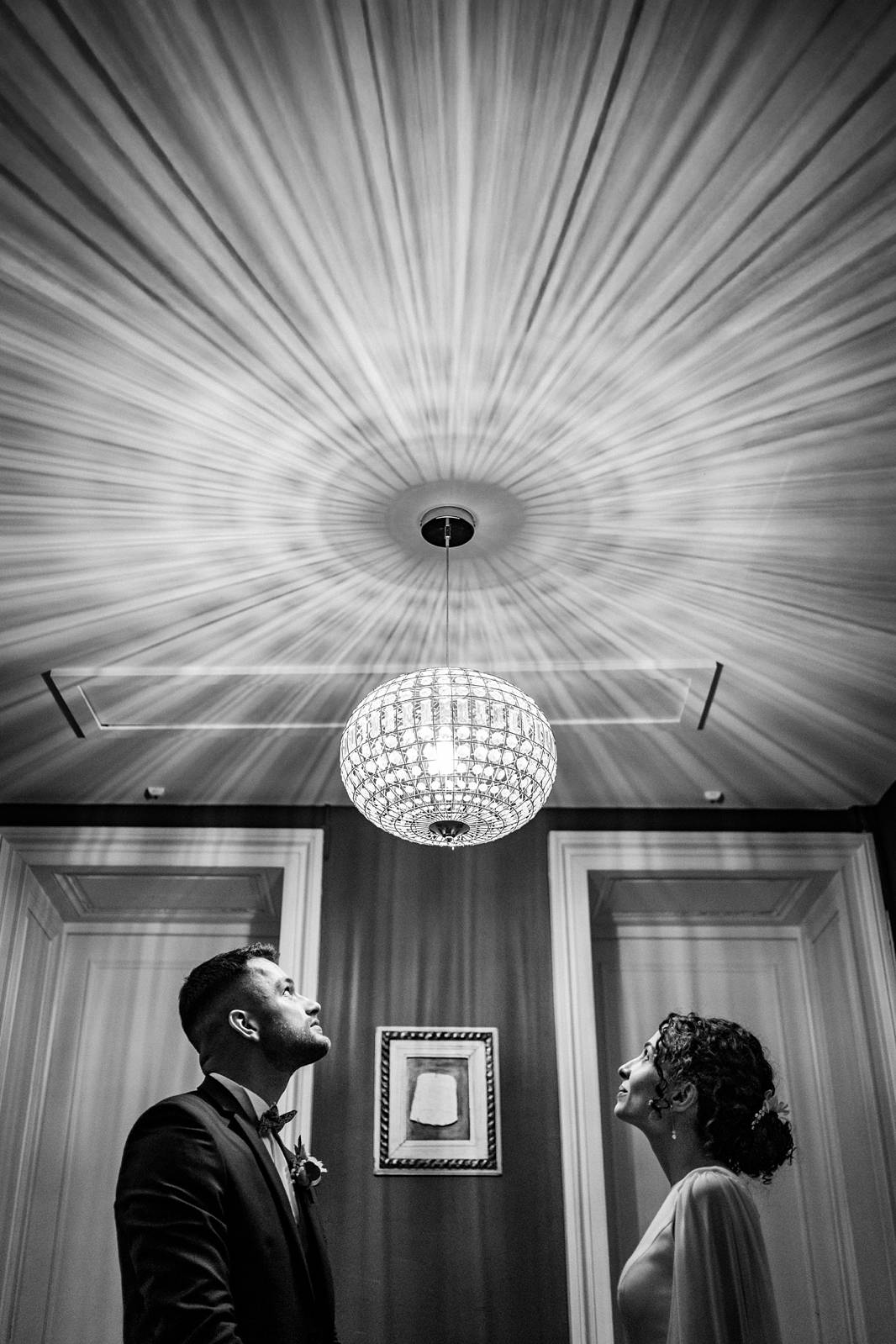 Photos de couple originales dans le Château Pontet d’Eyrans