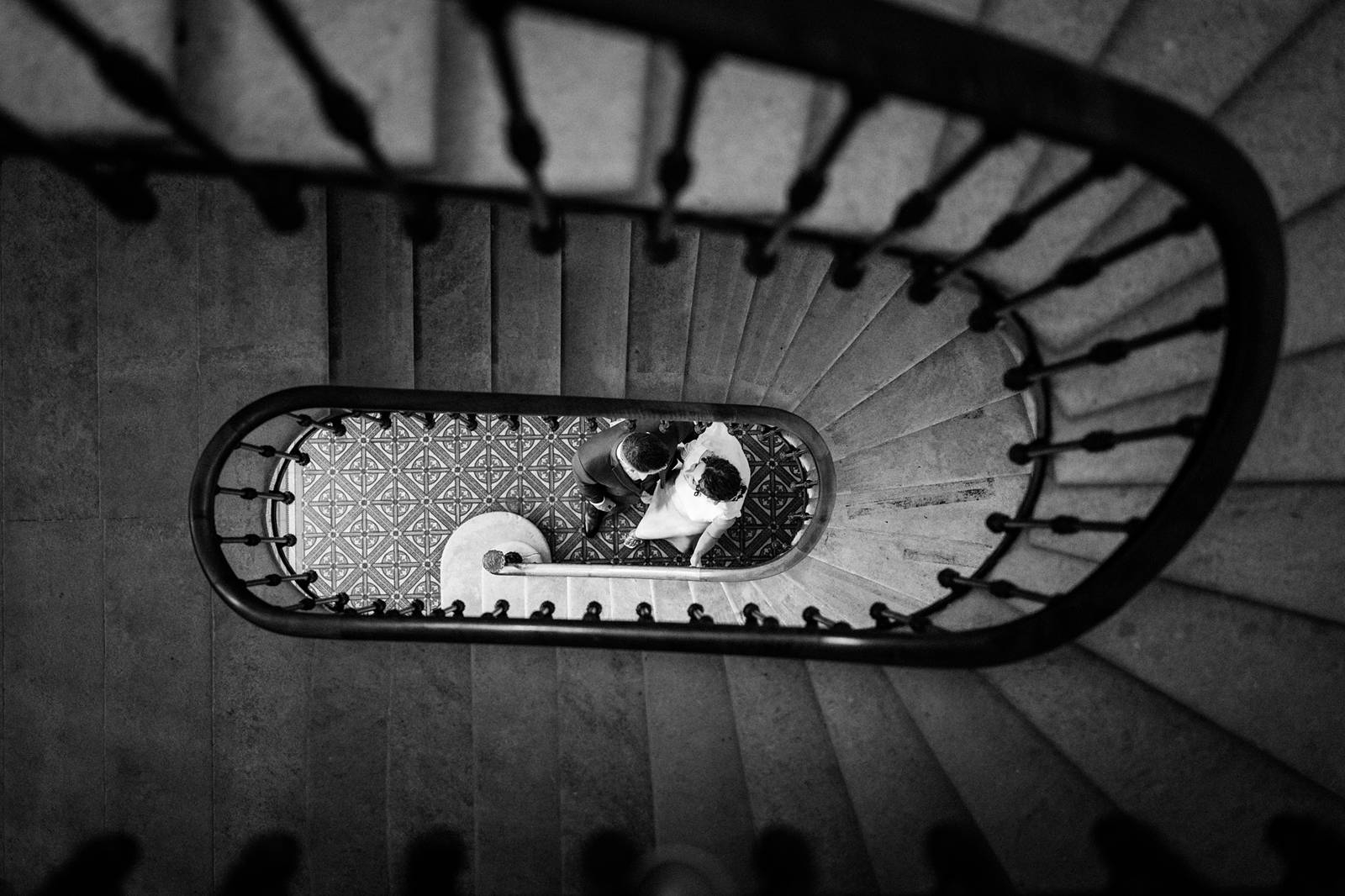 Photos de couple originales dans le Château Pontet d’Eyrans