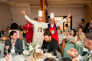 Discours des papas dans la salle de réception