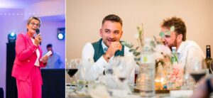 Discours de la maman dans la salle de réception