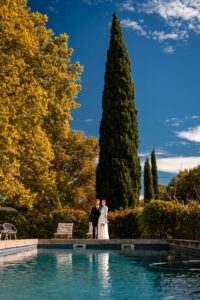 First look devant la piscine du Prieuré Notre-Dame de Conil.