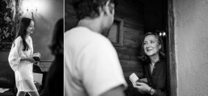 Préparatifs de la mariée dans une chambre du Prieuré Notre-Dame de Conil.