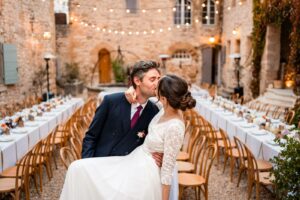 Photos de couple élégantes et originales au Prieuré Notre-Dame de Conil