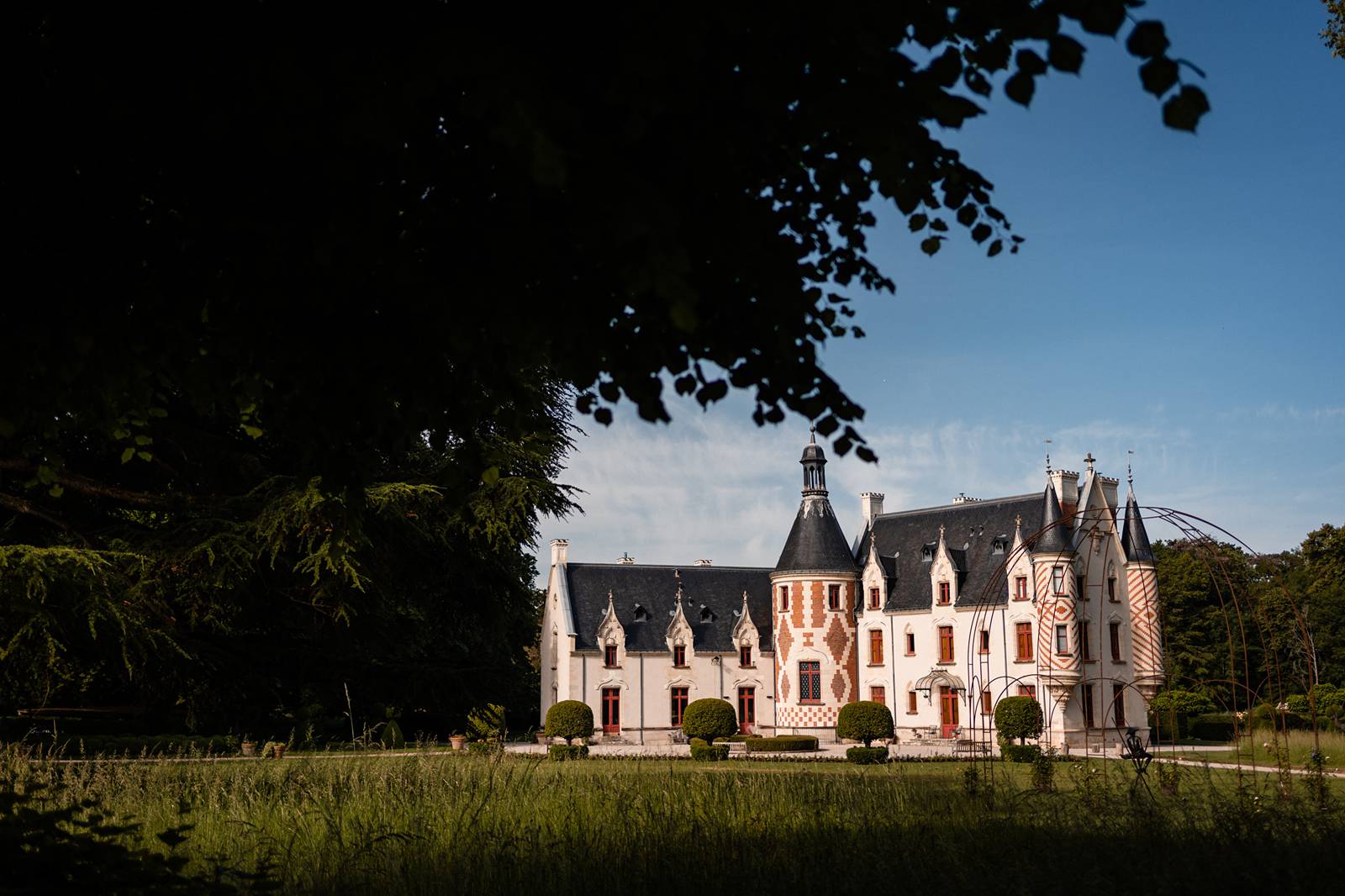 préparatifs mariage au Château de Saint-Cyr-du-Gault