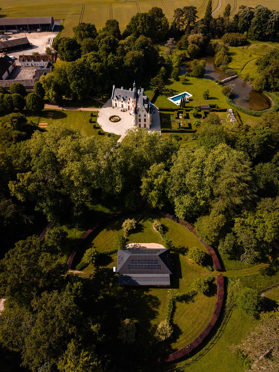 drone mariage au Château de Saint-Cyr-du-Gault