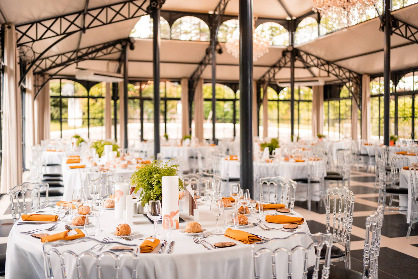 Mariage haut de gamme au Domaine de La Fauconnie en Dordogne. Luxury wedding in Domaine de La Fauconnie in Dordogne.