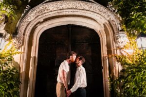 night wedding couple pictures at chateau de maumont - photos de couple mariage la nuit au Château de Maumont