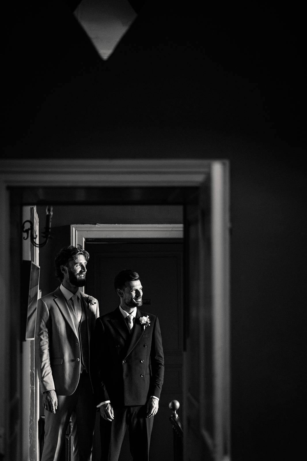 wedding first look at chateau de maumont - premier regard mariage au Château de Maumont