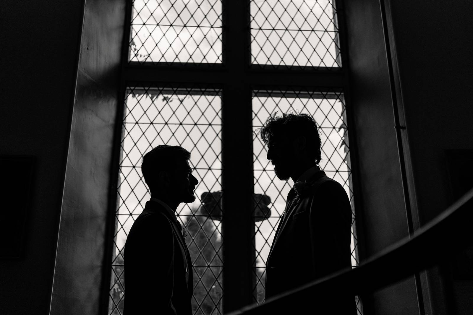 wedding first look at chateau de maumont - premier regard mariage au Château de Maumont