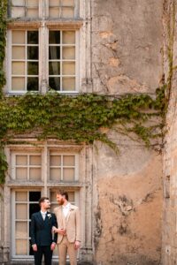wedding first look at chateau de maumont - premier regard mariage au Château de Maumont