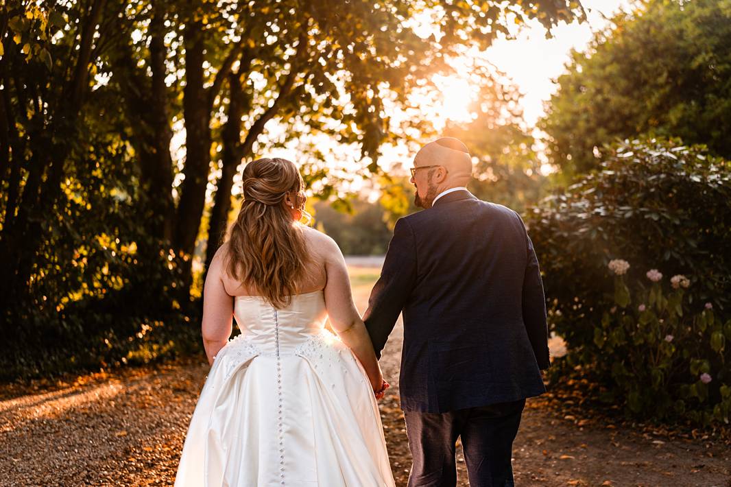 Jewish wedding couple pictures at sunset at Château de Bonnemare.