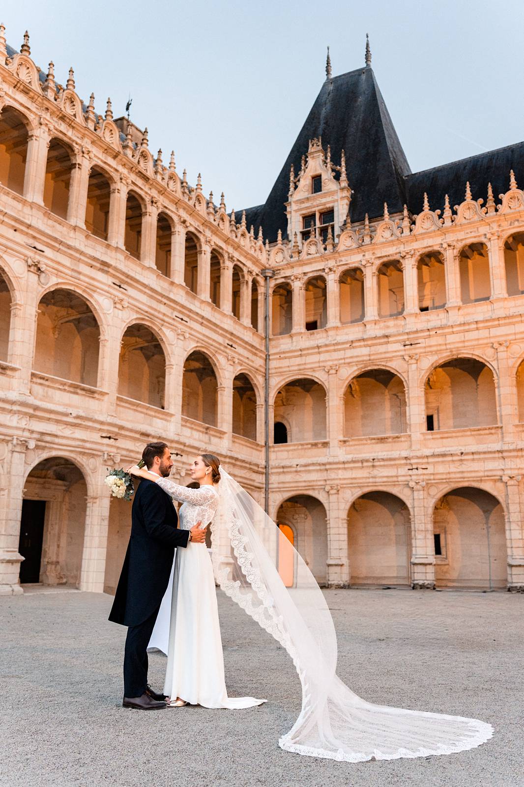 Mariage au Château de La Rochefoucauld - Photos de couple