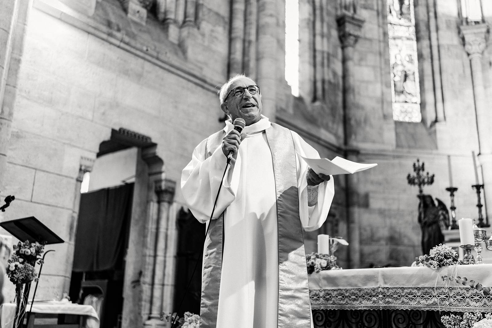 Mariage à l'église Saint-Pierre de Parempuyre en Gironde de Juliette et Vincent.