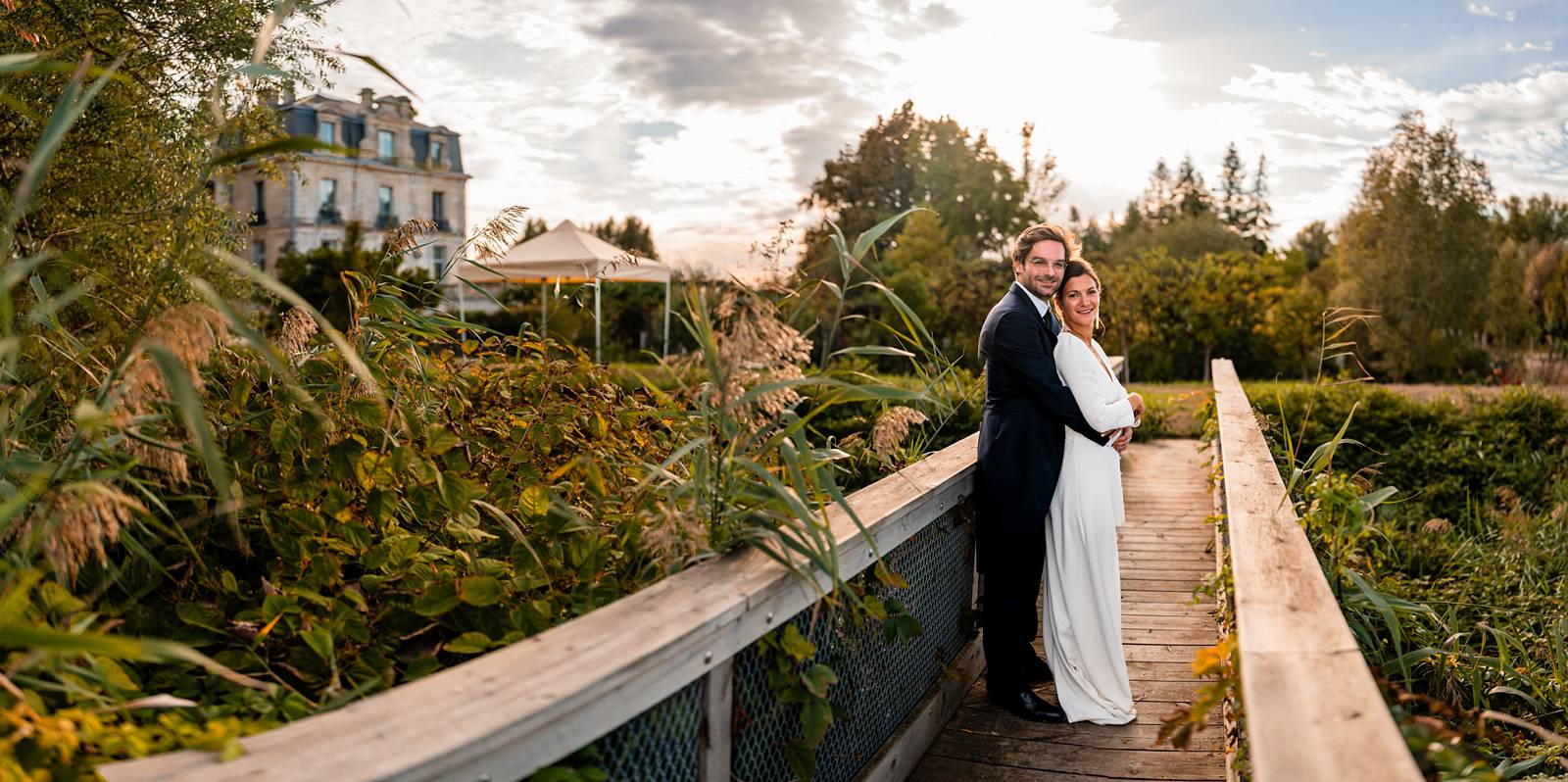 Photos de couple mariage au Château Grattequina en Gironde de Juliette et Vincent.