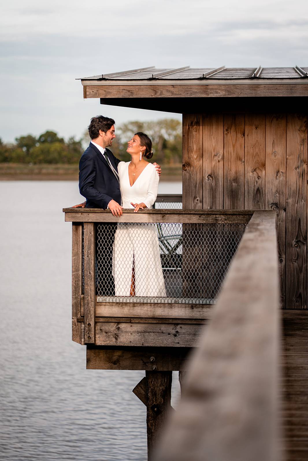 Photos de couple mariage au Château Grattequina en Gironde de Juliette et Vincent.