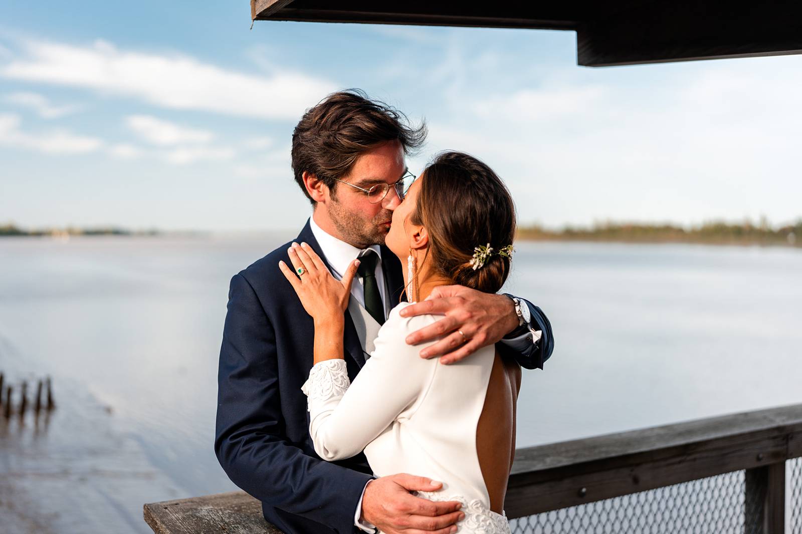 Photos de couple mariage au Château Grattequina en Gironde de Juliette et Vincent.